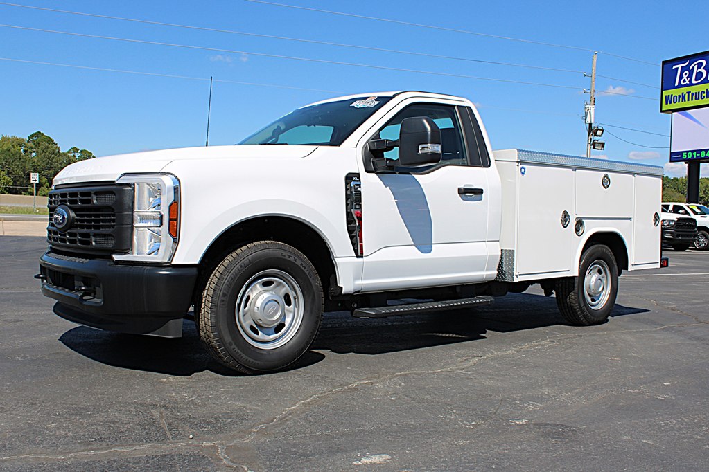 2024 Ford F-250 photo 2