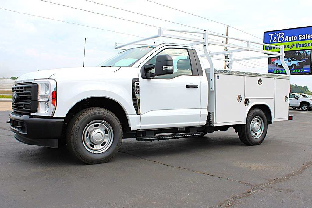 2024 Ford F-250 photo 2