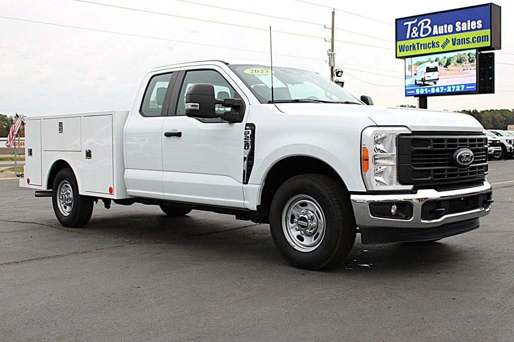 2023 Ford F-250 photo 2