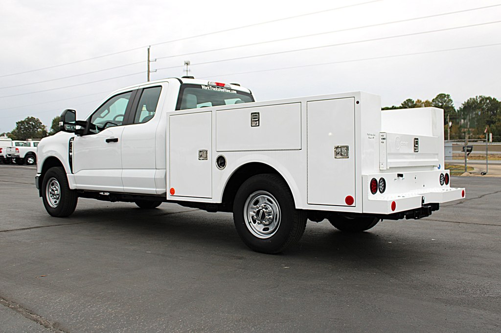 2023 Ford F-250 photo 3