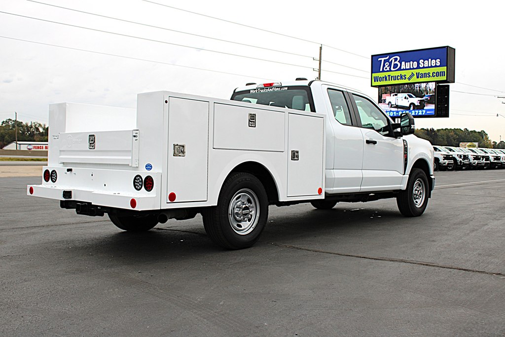 2023 Ford F-250 photo 4