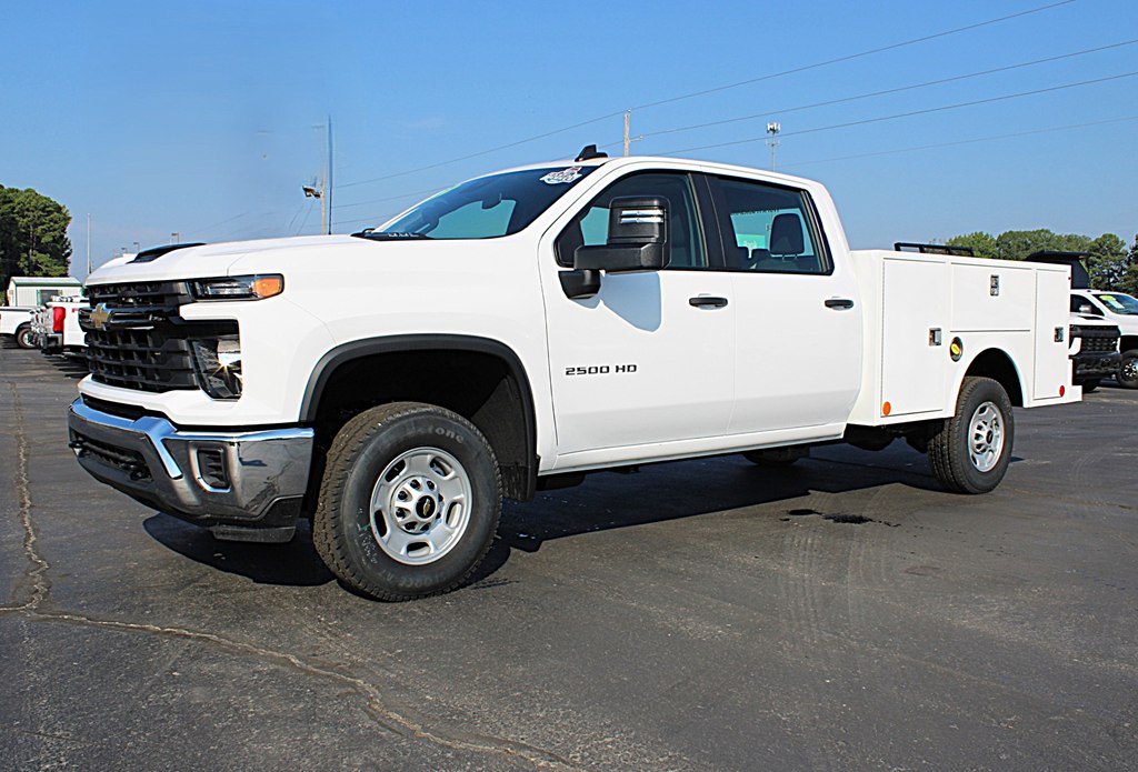2024 Chevrolet Silverado 2500HD photo 3