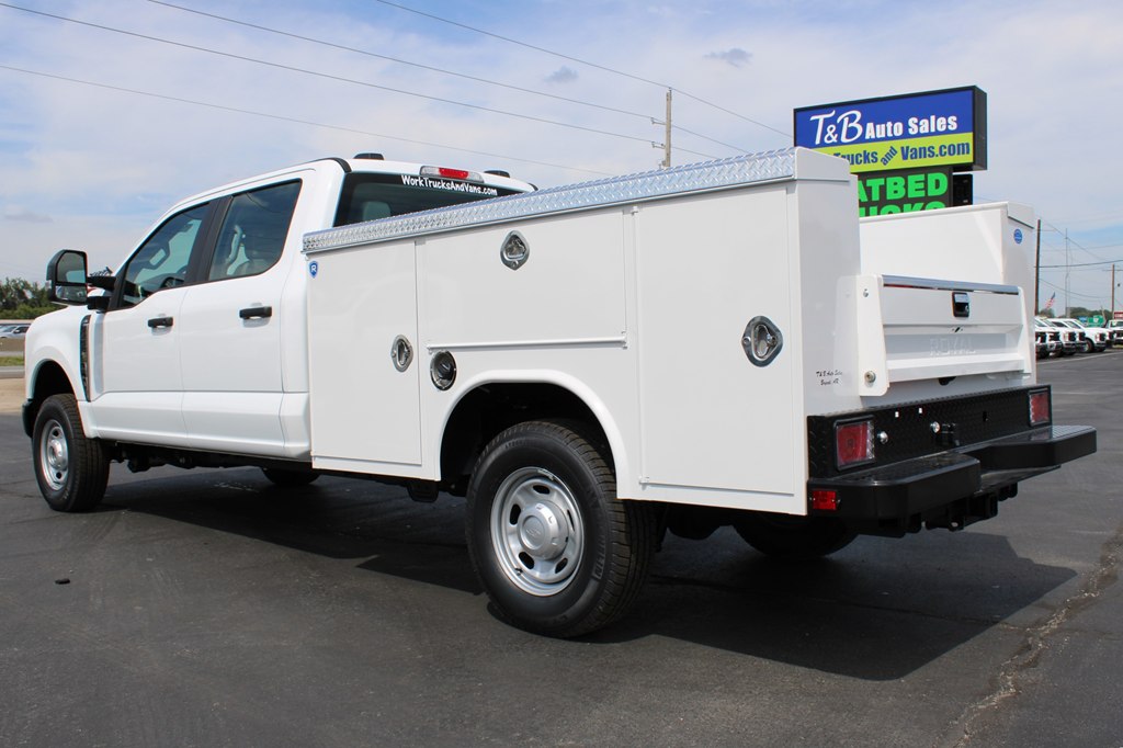 2025 Ford F-250 photo 4