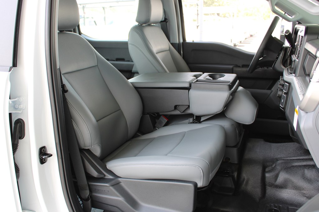 2025 Ford F-250 photo 16