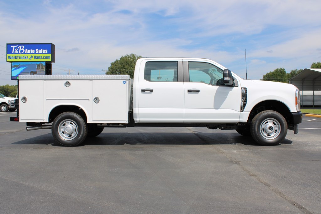 2025 Ford F-250 photo 8