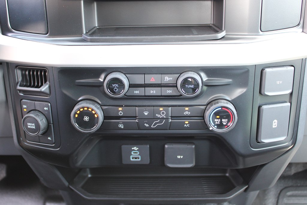 2025 Ford F-250 photo 24