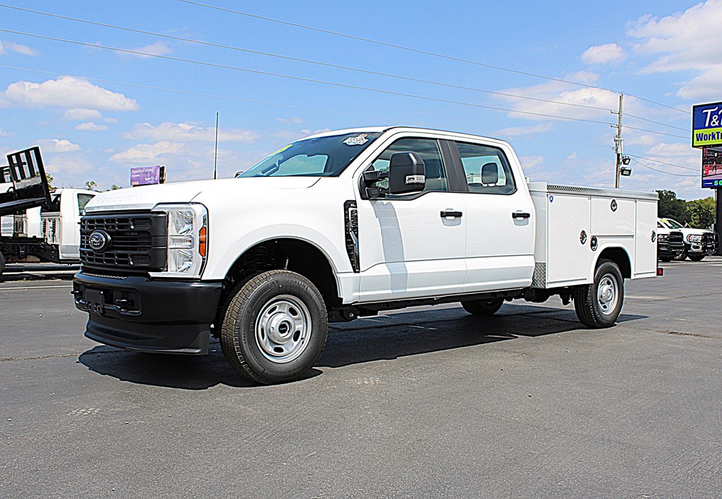 2025 Ford F-250 photo 3