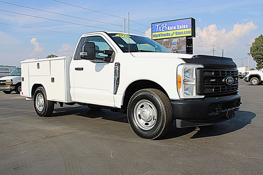 2023 Ford F-250 photo 2