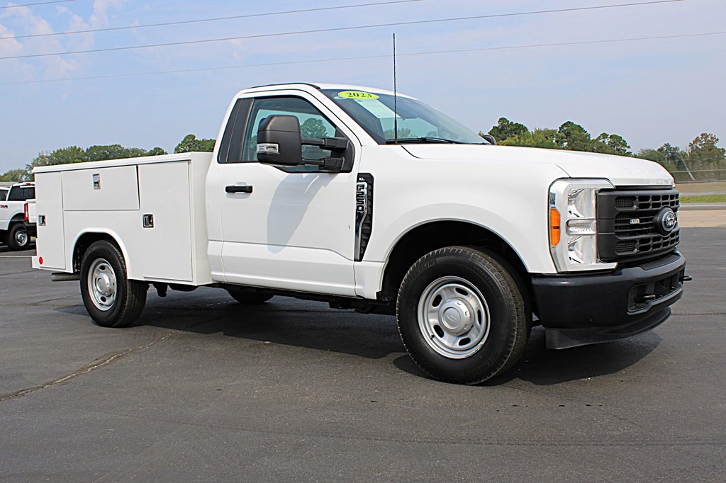 2023 Ford F-250 photo 2