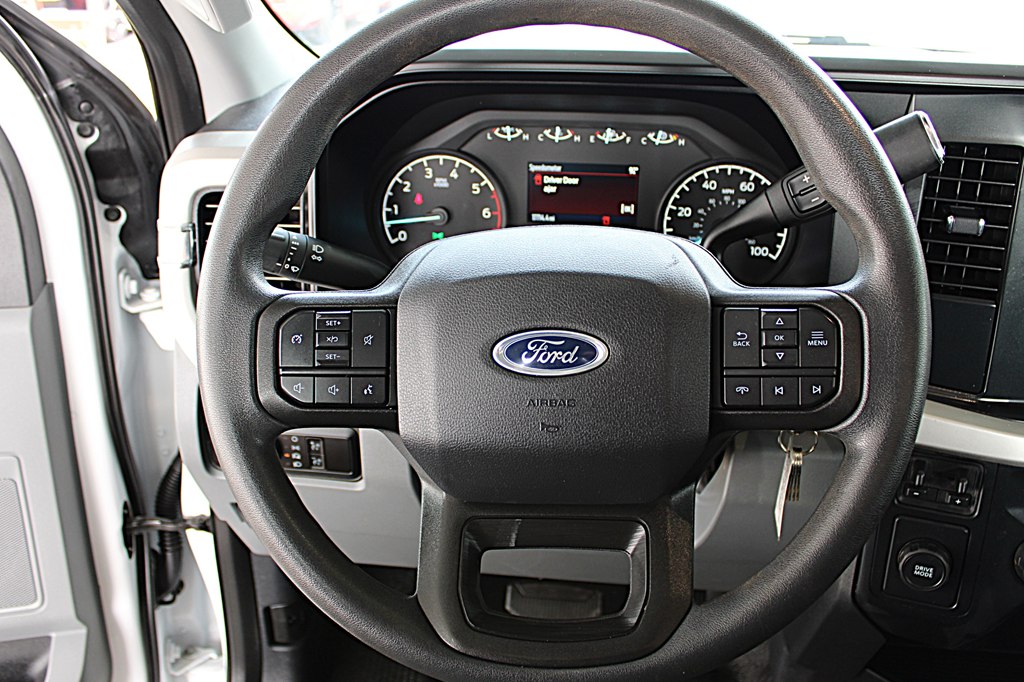 2023 Ford F-250 photo 17