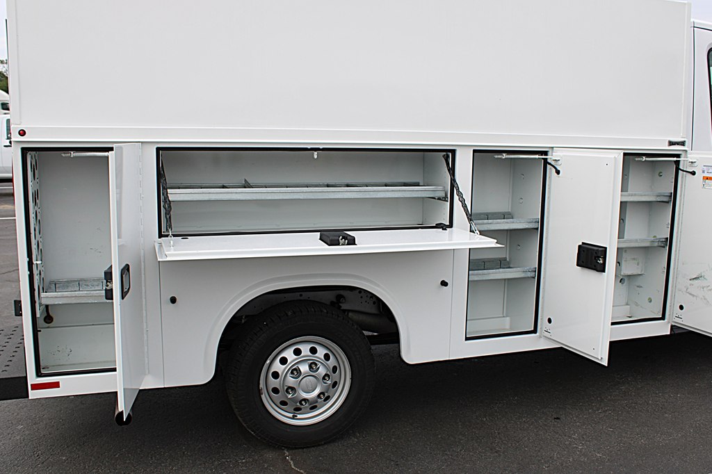 2023 Ford Transit Cutaway photo 6