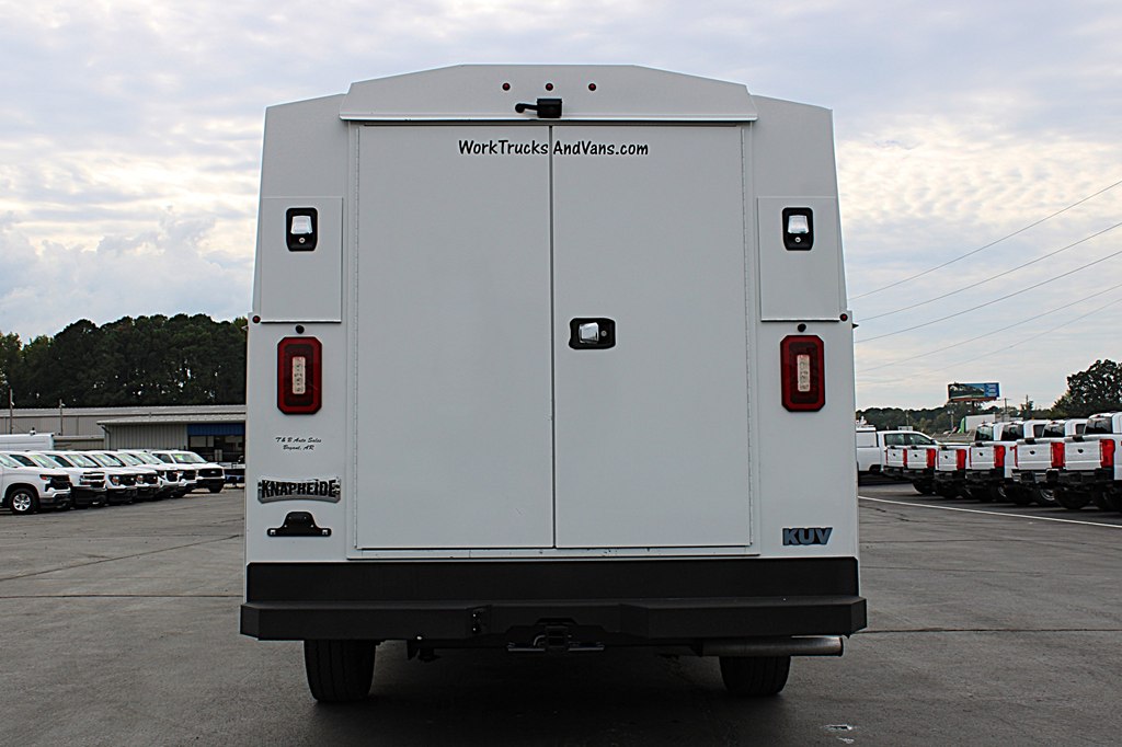 2023 Ford Transit Cutaway photo 7