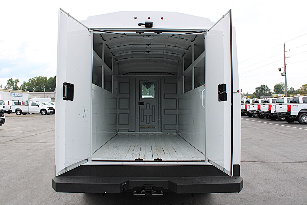 2023 Ford Transit Cutaway photo 8