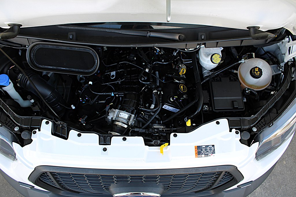 2023 Ford Transit Cutaway photo 32