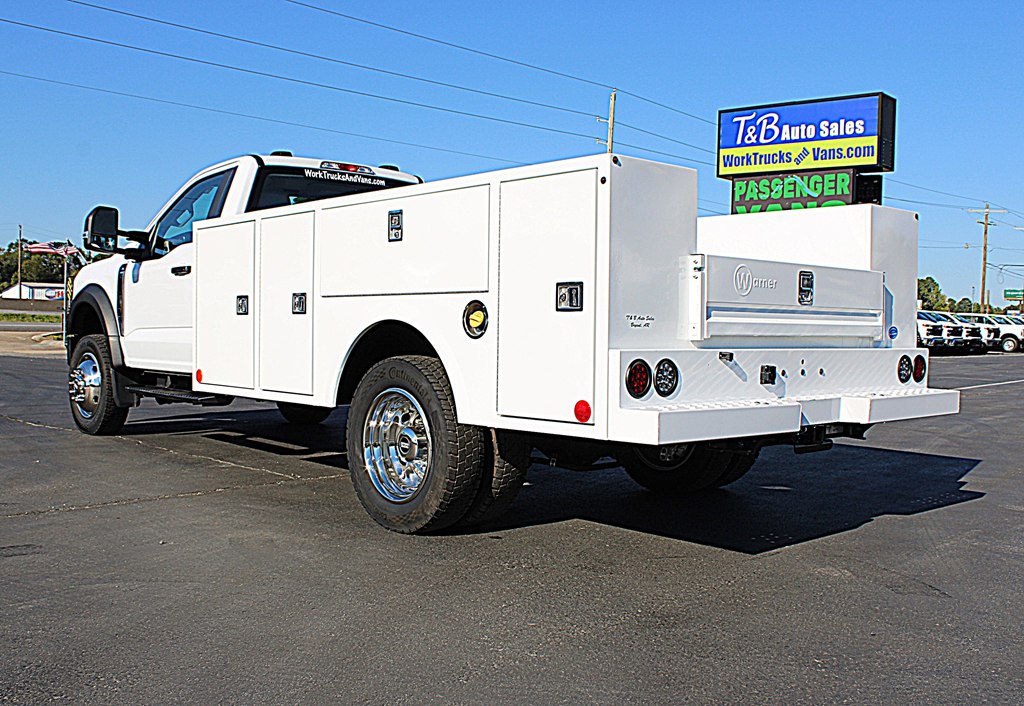 2024 Ford F-550 photo 4