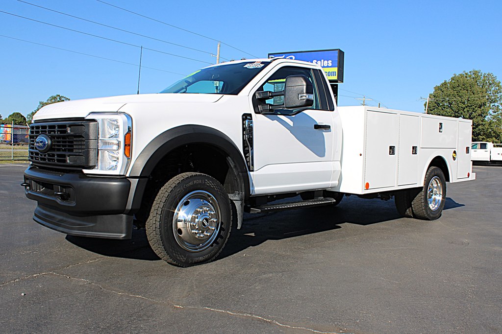 2024 Ford F-550 photo 2