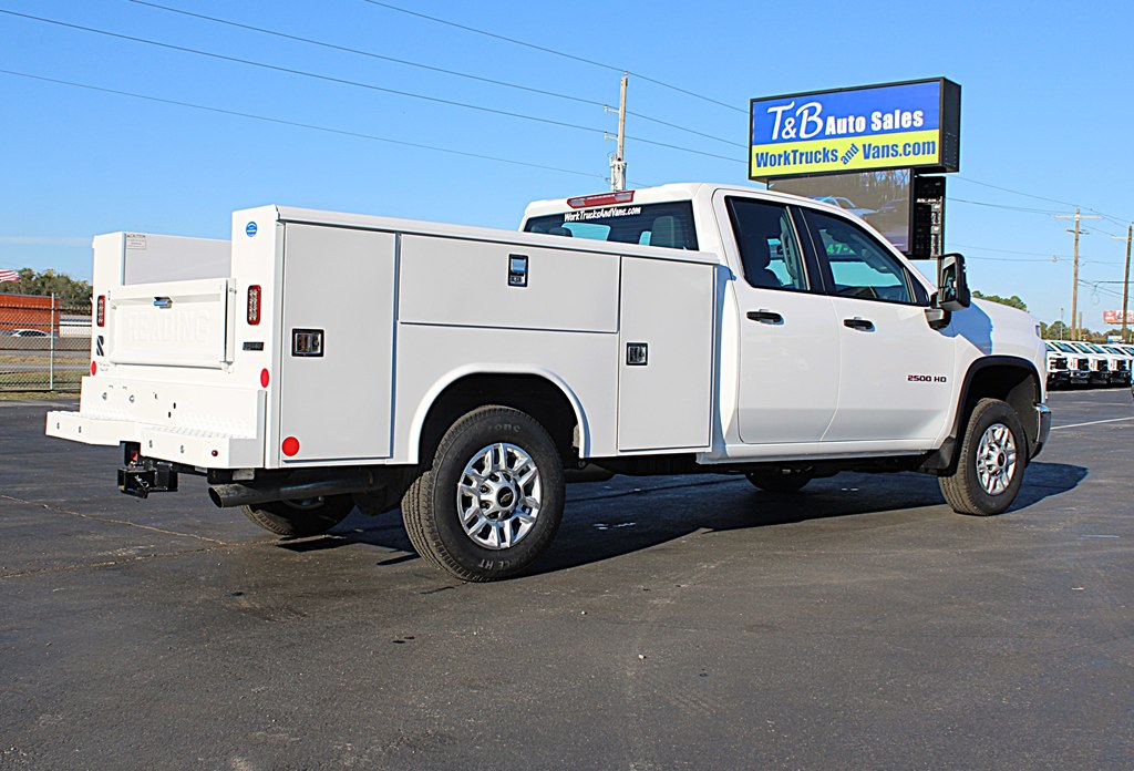 2025 Chevrolet Silverado 2500HD photo 4