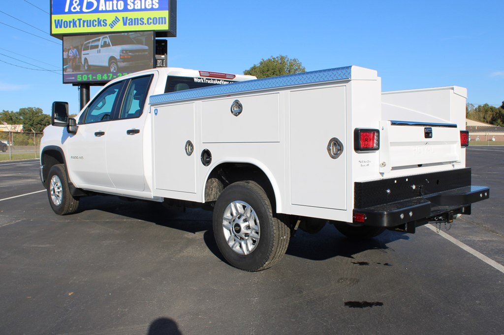 2025 Chevrolet Silverado 2500HD photo 4