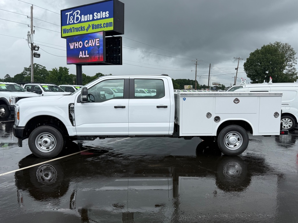 2026 Ford F-250 XL 4x4 Crew Cab 8' Box's photo