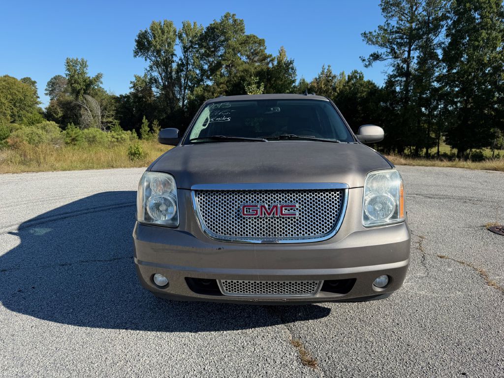 Photo 3 of this GMC YUKON XL
