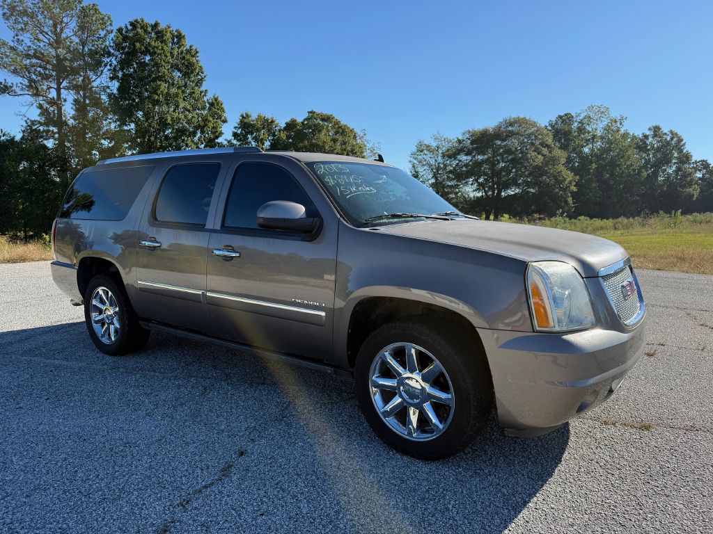 Photo 2 of this GMC YUKON XL