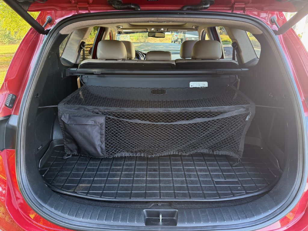 Photo 8 of this HYUNDAI SANTA FE