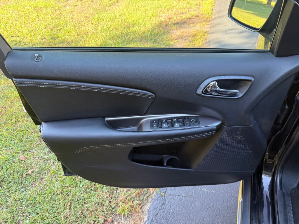 Photo 11 of this DODGE JOURNEY
