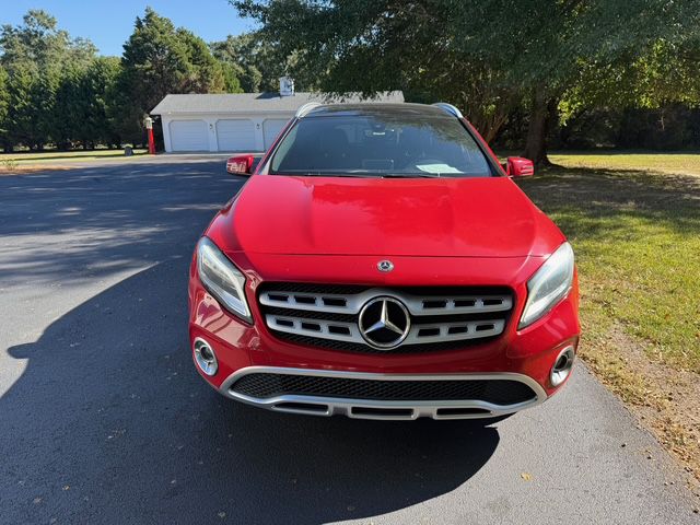 Photo 2 of this MERCEDES-BENZ GLA