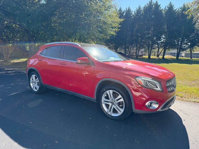 Photo 3 of this MERCEDES-BENZ GLA