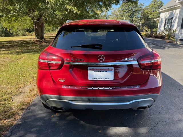 Photo 6 of this MERCEDES-BENZ GLA