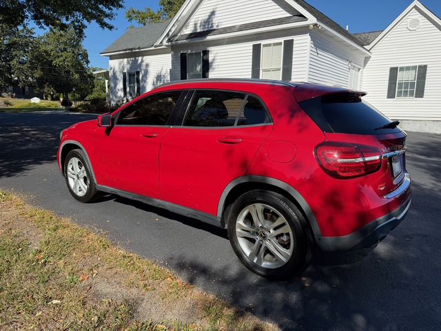 Photo 7 of this MERCEDES-BENZ GLA
