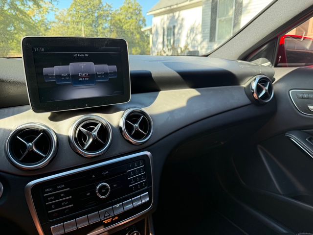 Photo 12 of this MERCEDES-BENZ GLA