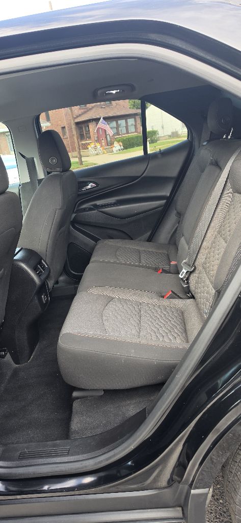 Photo 11 of this CHEVROLET EQUINOX