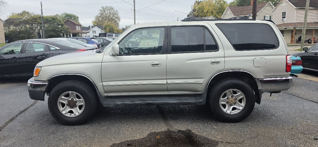 Photo 2 of this TOYOTA 4RUNNER
