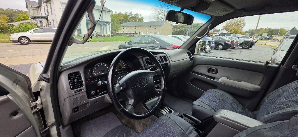 Photo 9 of this TOYOTA 4RUNNER