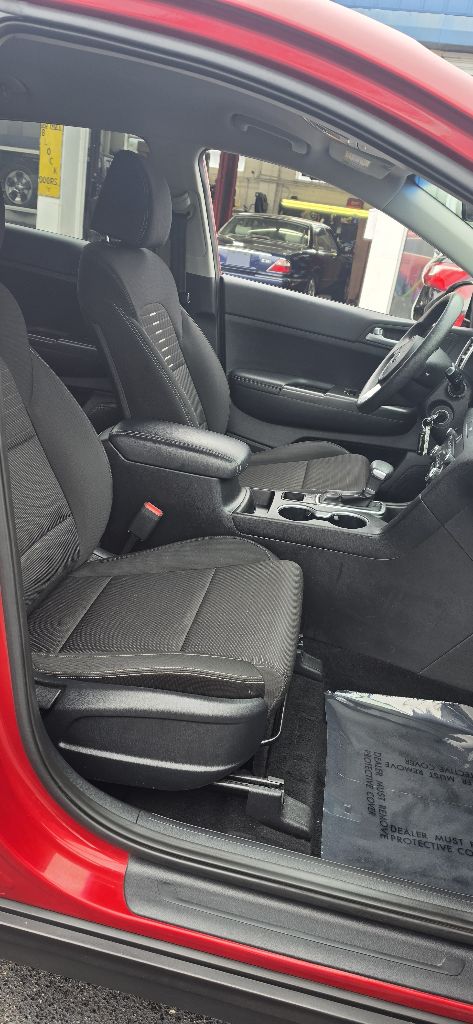 Photo 10 of this KIA SPORTAGE