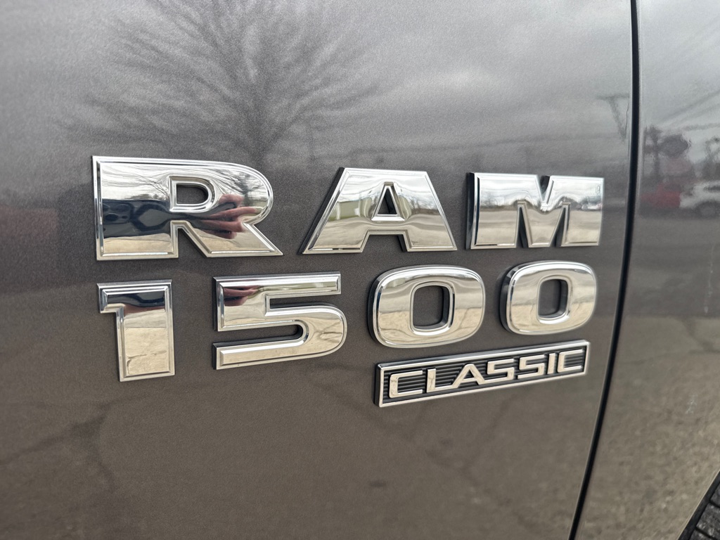 Photo 35 of this RAM 1500 CLASSIC