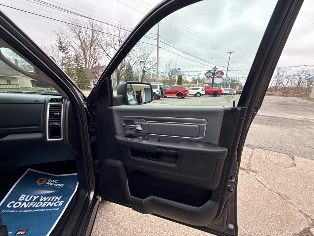 Photo 31 of this RAM 1500 CLASSIC