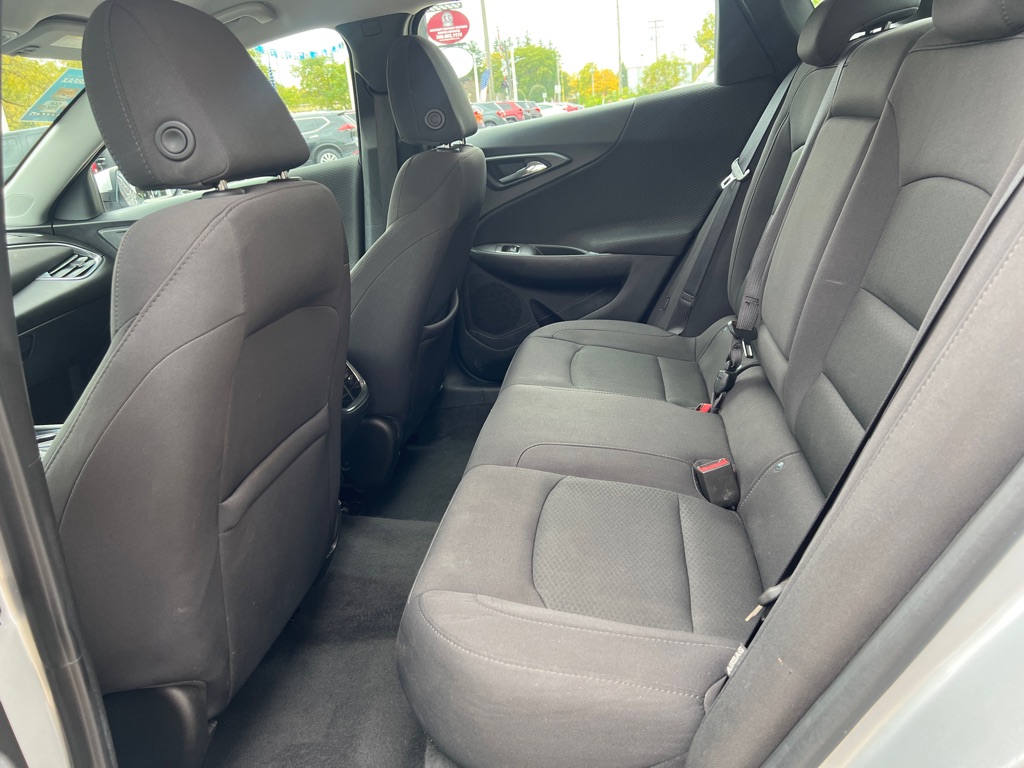 Photo 19 of this CHEVROLET MALIBU