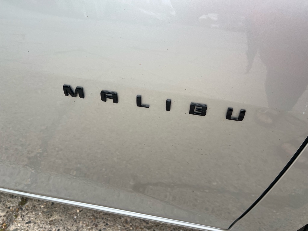 Photo 13 of this CHEVROLET MALIBU