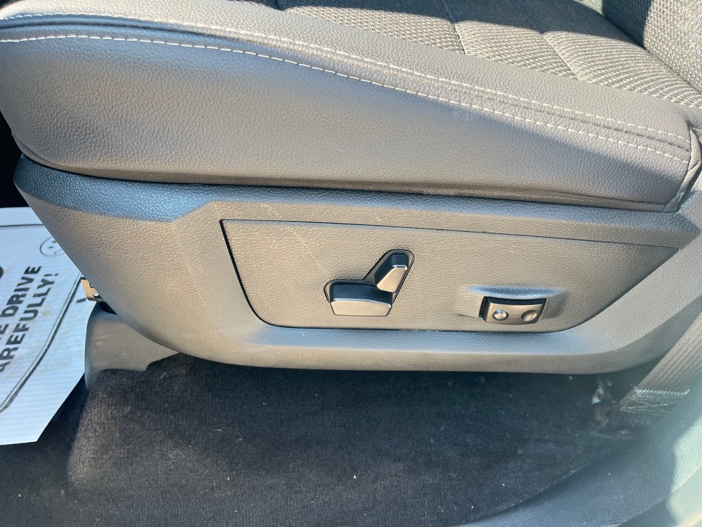 Photo 33 of this RAM 1500