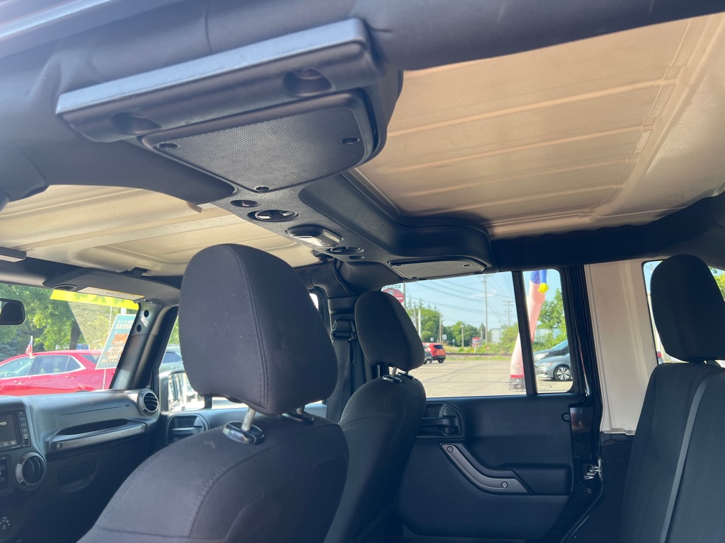 Photo 19 of this JEEP WRANGLER UNLIMI