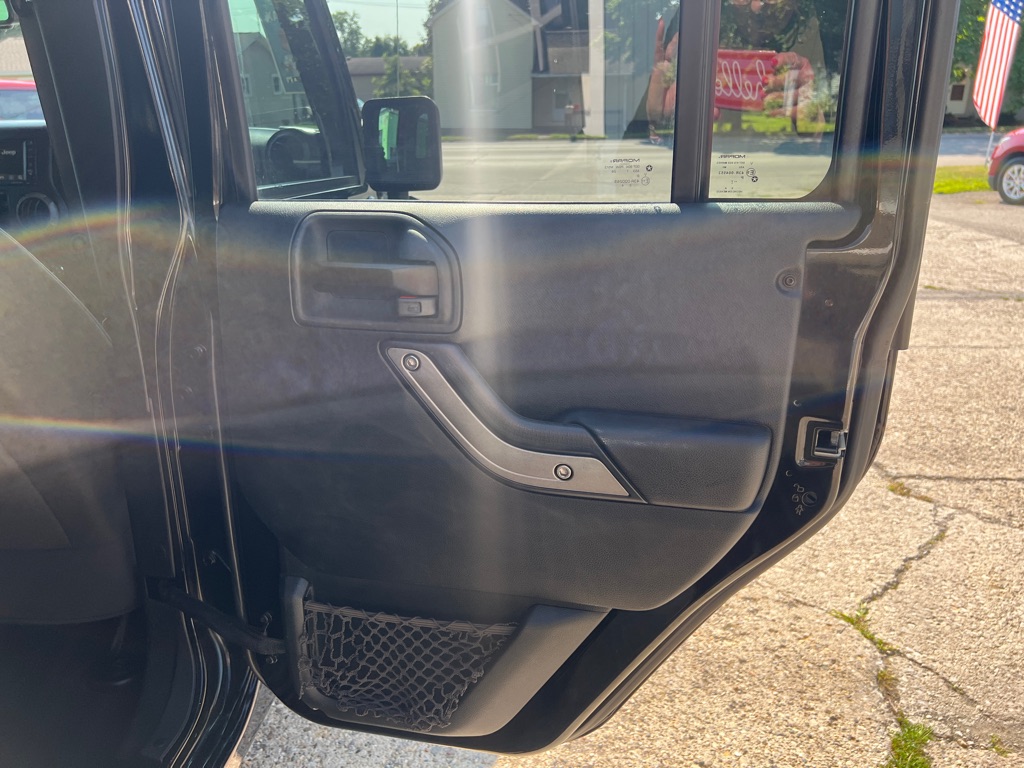 Photo 21 of this JEEP WRANGLER UNLIMI