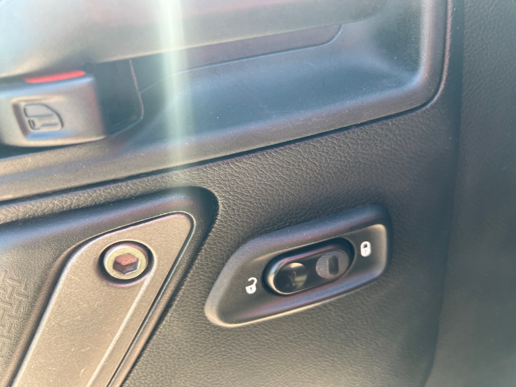 Photo 27 of this JEEP WRANGLER UNLIMI