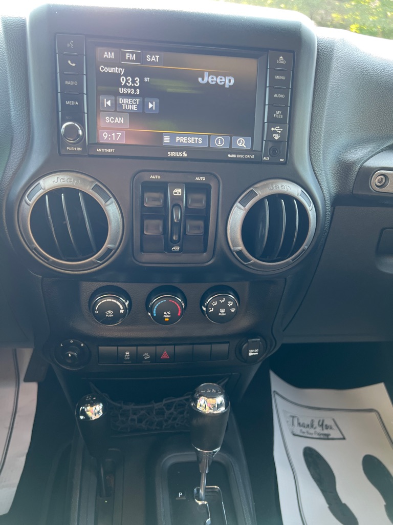 Photo 38 of this JEEP WRANGLER UNLIMI