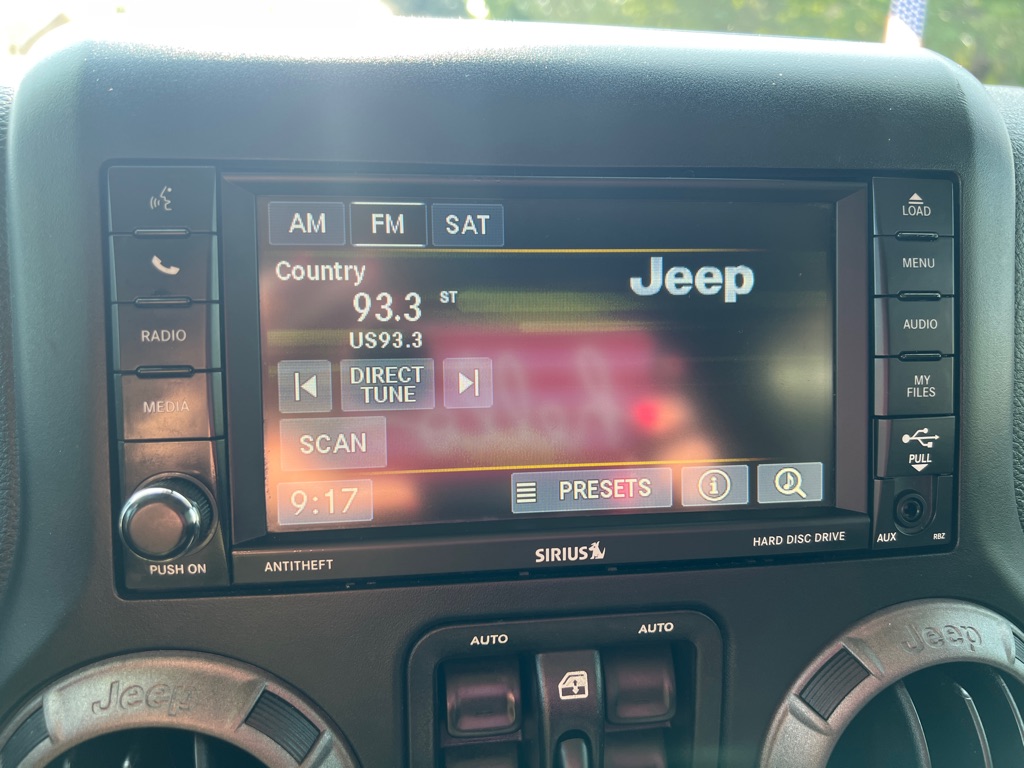 Photo 33 of this JEEP WRANGLER UNLIMI