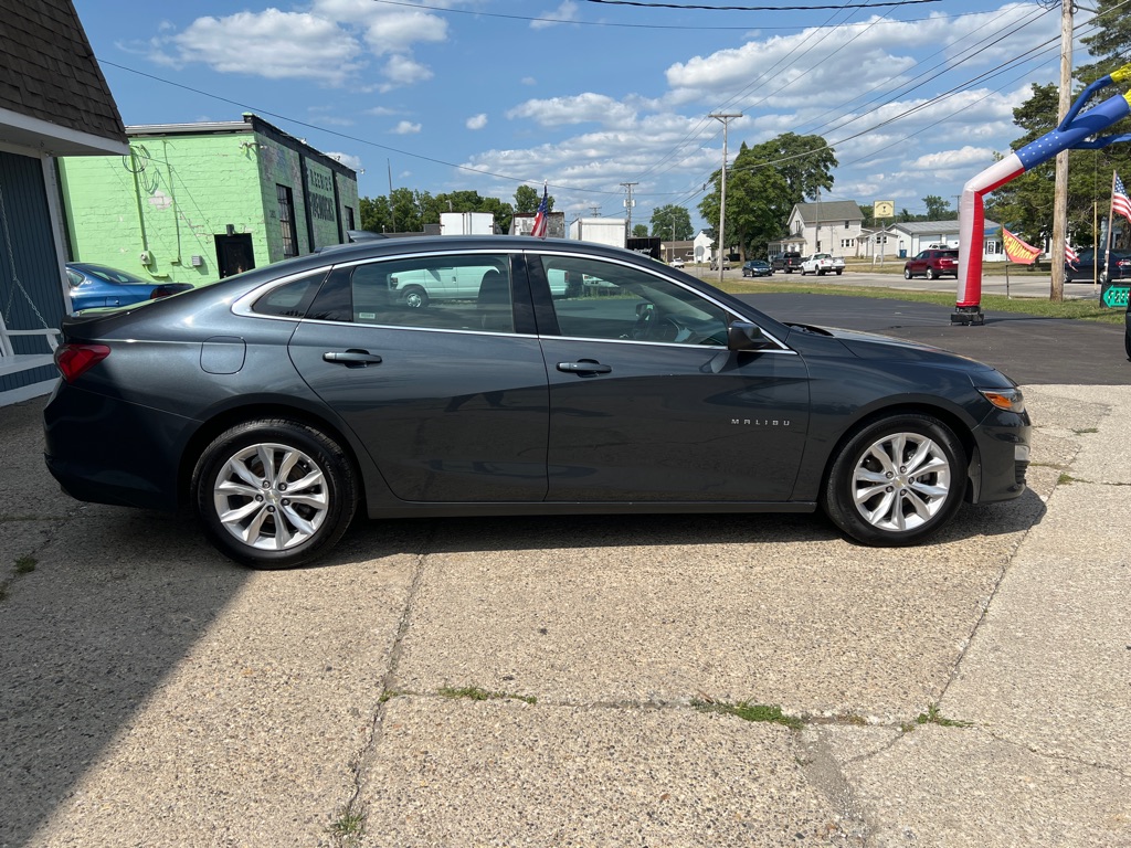 Photo 10 of this CHEVROLET MALIBU
