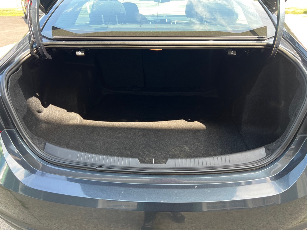 Photo 19 of this CHEVROLET MALIBU