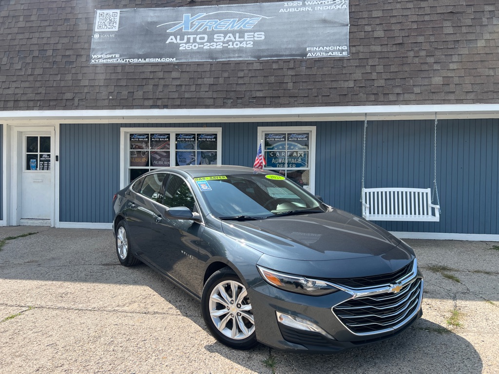 Photo 3 of this CHEVROLET MALIBU