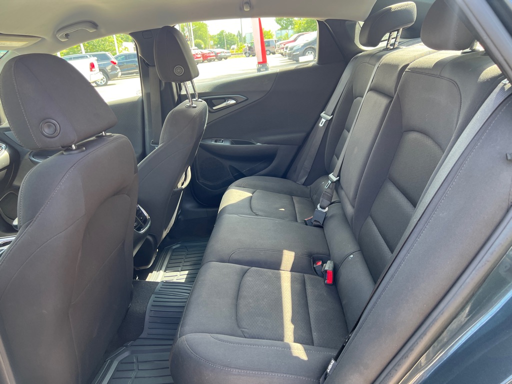 Photo 18 of this CHEVROLET MALIBU